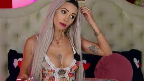 Snapshot of ragazzabellaa chatting on 07/20/26, 10:39 Monica online show from 07/20/26, 10:39