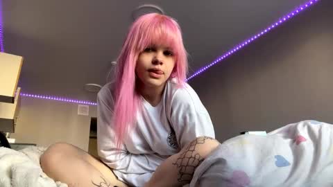 Eshly online show from 04/28/26, 10:53