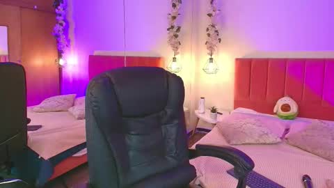 Raia online show from 02/14/26, 03:25