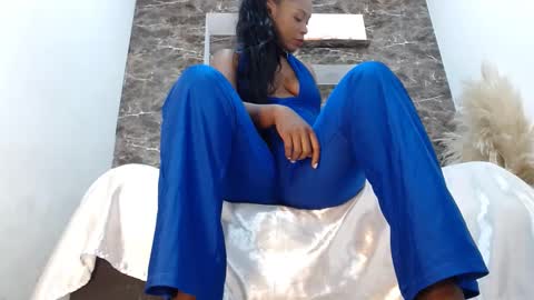 raichellcooper1 online show from 09/19/25, 03:56