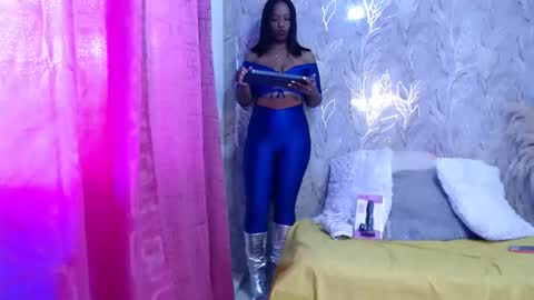 raichellcooper1 online show from 12/14/25, 12:21