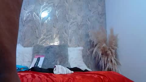 raichellcooper1 online show from 12/16/25, 06:46