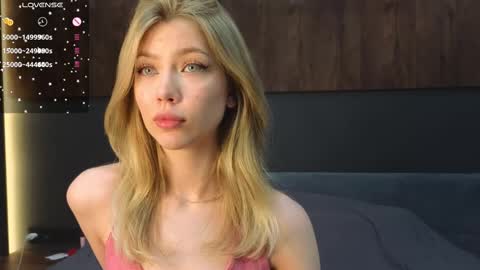 Snapshot of rainauge chatting on 02/14/25, 09:21 Lisa online show from 02/14/25, 09:21