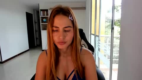 Jennyindependent model . online show from 01/04/25, 08:16