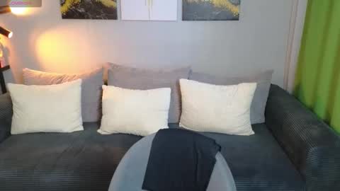 rainevi online show from 03/23/26, 11:58