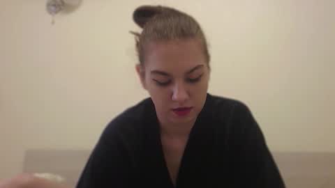 rainyvibe_ online show from 10/12/25, 06:34