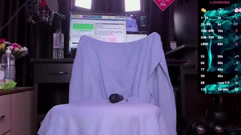 Laura online show from 02/16/25, 03:47