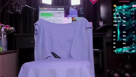 Laura online show from 02/18/25, 03:42