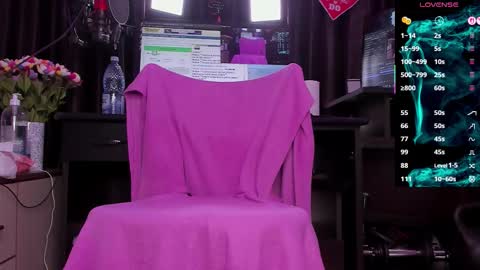 Laura online show from 11/24/25, 03:39