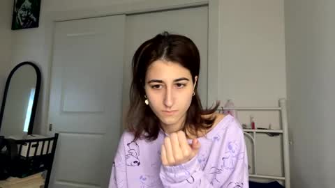 Snapshot of raiyvyn chatting on 01/03/25, 03:38 Ray Ray online show from 01/03/25, 03:38