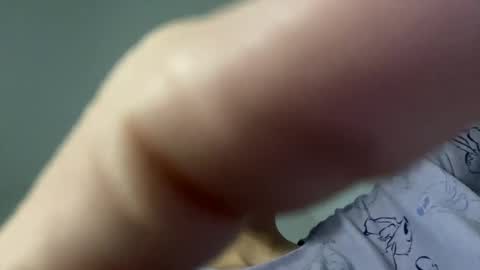 Snapshot of raiyvyn chatting on 01/10/25, 03:50 Ray Ray online show from 01/10/25, 03:50