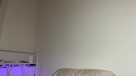 Snapshot of raiyvyn chatting on 01/16/25, 03:56 Ray Ray online show from 01/16/25, 03:56