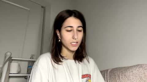 Snapshot of raiyvyn chatting on 01/17/25, 05:32 Ray Ray online show from 01/17/25, 05:32