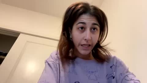 Snapshot of raiyvyn chatting on 01/22/25, 04:13 Ray Ray online show from 01/22/25, 04:13