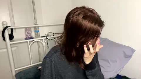 Snapshot of raiyvyn chatting on 02/22/25, 04:51 Ray Ray online show from 02/22/25, 04:51