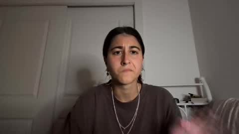 Snapshot of raiyvyn chatting on 09/25/25, 04:49 Ray Ray online show from 09/25/25, 04:49