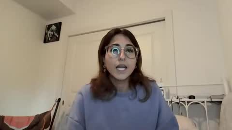 Snapshot of raiyvyn chatting on 10/13/25, 08:31 Ray Ray online show from 10/13/25, 08:31