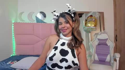 Snapshot of rajjnar_nina chatting on 10/14/25, 01:50 Nina online show from 10/14/25, 01:50