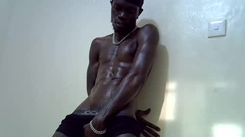 Snapshot of rakeem_1_ chatting on 02/14/25, 02:44 rakeem 1 online show from 02/14/25, 02:44