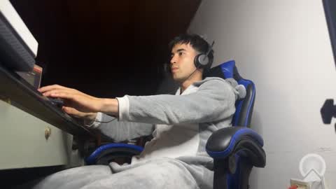 Snapshot of rakhubs chatting on 02/15/26, 03:36 Enzo online show from 02/15/26, 03:36