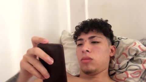 ramiroo2312 online show from 02/19/25, 11:38