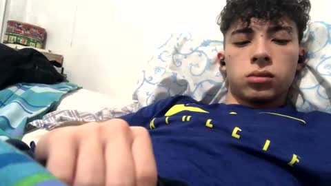 ramiroo2312 online show from 10/23/25, 08:18