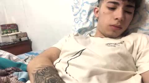 ramiroo2312 online show from 10/24/25, 06:15