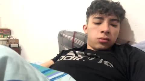 ramiroo2312 online show from 10/27/25, 07:40