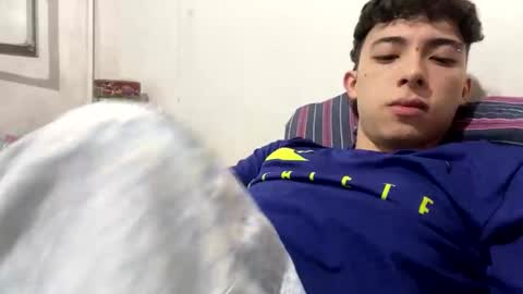 ramiroo2312 online show from 11/17/25, 09:20