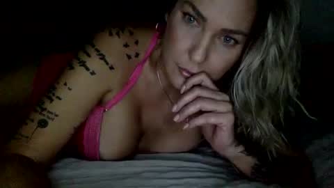 Snapshot of ramjetkel chatting on 09/19/25, 01:18 Mamakel online show from 09/19/25, 01:18