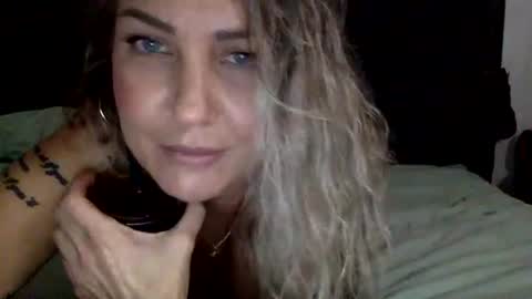 Mamakel online show from 10/23/25, 02:11