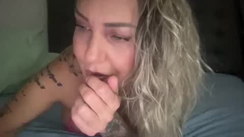 Mamakel online show from 11/03/25, 02:13