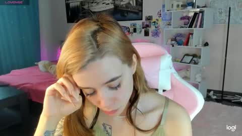 Snapshot of ramona_terner chatting on 02/17/25, 07:04 Ramona terner online show from 02/17/25, 07:04