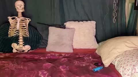    RAMONA Q   online show from 12/09/24, 12:30