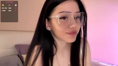 Luna online show from 10/15/25, 03:01