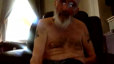 Snapshot of rando56 chatting on 10/29/25, 04:53 Randy online show from 10/29/25, 04:53