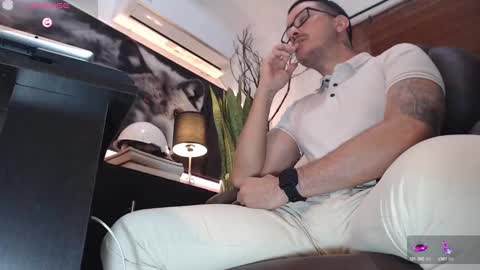 Snapshot of randylukehot chatting on 01/14/25, 07:21 randylukehot online show from 01/14/25, 07:21