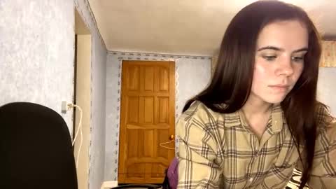 Snapshot of raneetagaloe chatting on 09/08/25, 04:17 Lia online show from 09/08/25, 04:17
