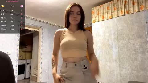 Snapshot of raneetagaloe chatting on 10/19/25, 02:07 Lia online show from 10/19/25, 02:07