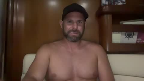 Snapshot of ransguy chatting on 02/08/25, 09:35 ransguy online show from 02/08/25, 09:35