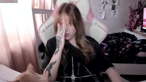Snapshot of rapunzel_cute chatting on 04/29/26, 12:20 Rapunzel online show from 04/29/26, 12:20