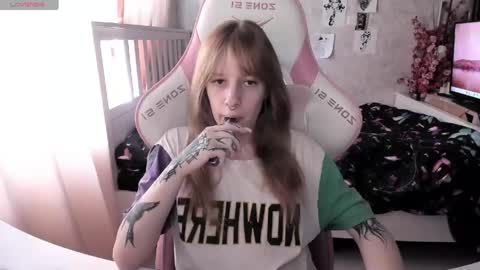 Snapshot of rapunzel_cute chatting on 05/08/26, 01:16 Rapunzel online show from 05/08/26, 01:16