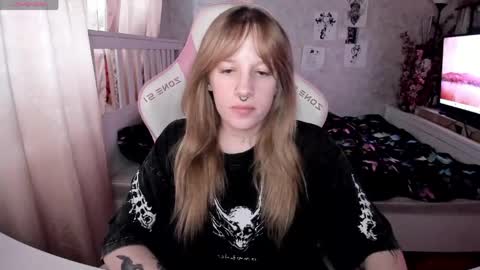 Snapshot of rapunzel_cute chatting on 05/12/26, 01:30 Rapunzel online show from 05/12/26, 01:30
