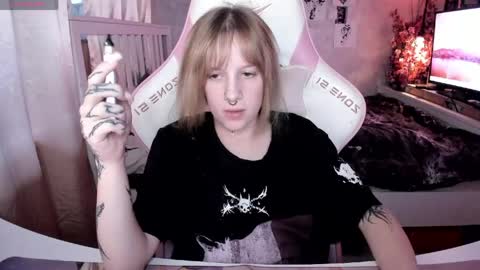 Snapshot of rapunzel_cute chatting on 05/25/26, 06:14 Rapunzel online show from 05/25/26, 06:14