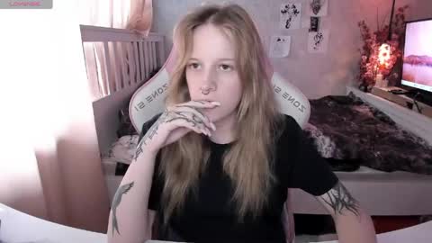 Snapshot of rapunzel_cute chatting on 06/01/26, 01:13 Rapunzel online show from 06/01/26, 01:13