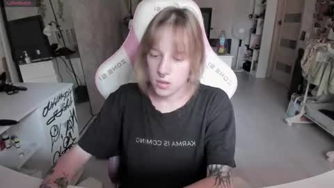 Snapshot of rapunzel_cute chatting on 07/20/26, 01:13 Rapunzel online show from 07/20/26, 01:13