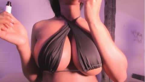 Raquel online show from 11/14/25, 09:13