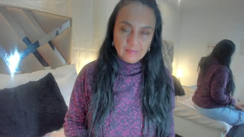 Snapshot of raquel_moore chatting on 02/06/25, 05:25 Raquel Moore online show from 02/06/25, 05:25