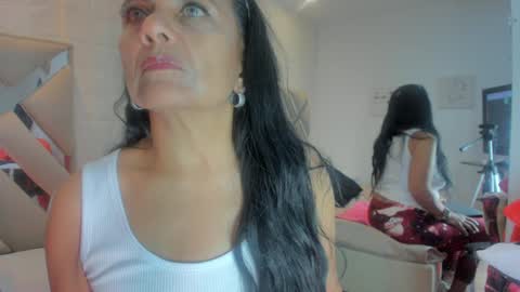Snapshot of raquel_moore chatting on 02/07/25, 11:34 Raquel Moore online show from 02/07/25, 11:34