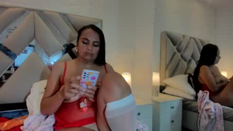 Snapshot of raquel_moore chatting on 02/25/25, 12:03 Raquel Moore online show from 02/25/25, 12:03